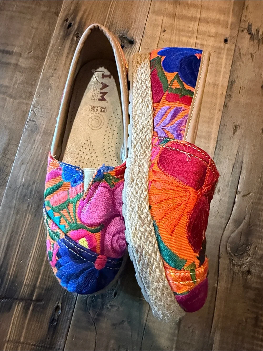 Beautiful resort-wear boutique Embroidered Espadrilles Mayan w/leather sole